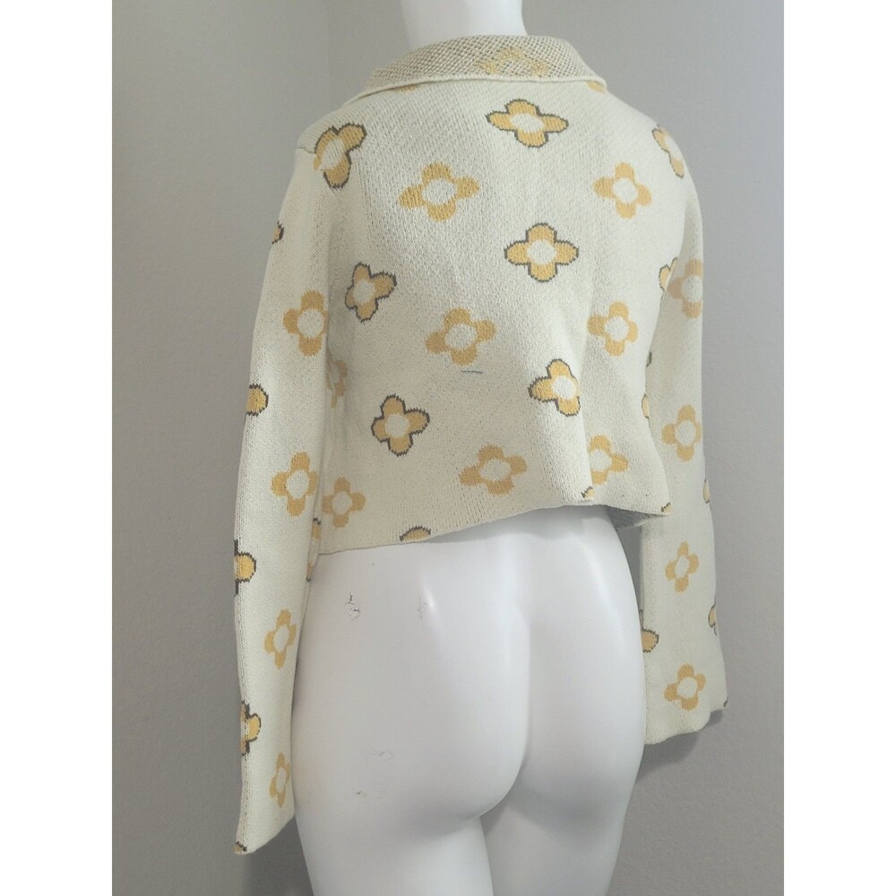 ModCloth Small cardigan sweater knit flower button stretch collar crop short - Picture 9 of 12